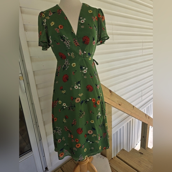 Forever 21:Floral Green Dress - Picture 4 of 5